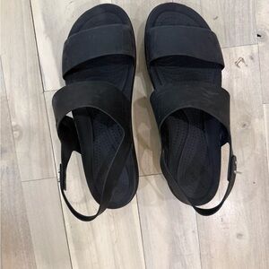 CROCS Brooklyn Sandals W11